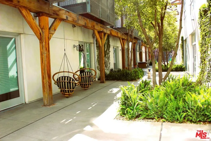 527 Molino Street 202, Los Angeles, California 90013