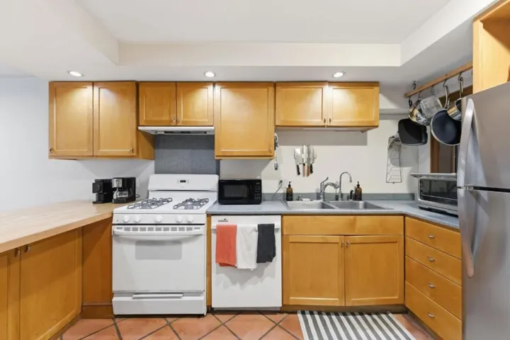 323327 San Jose Avenue, San Francisco, California 94110