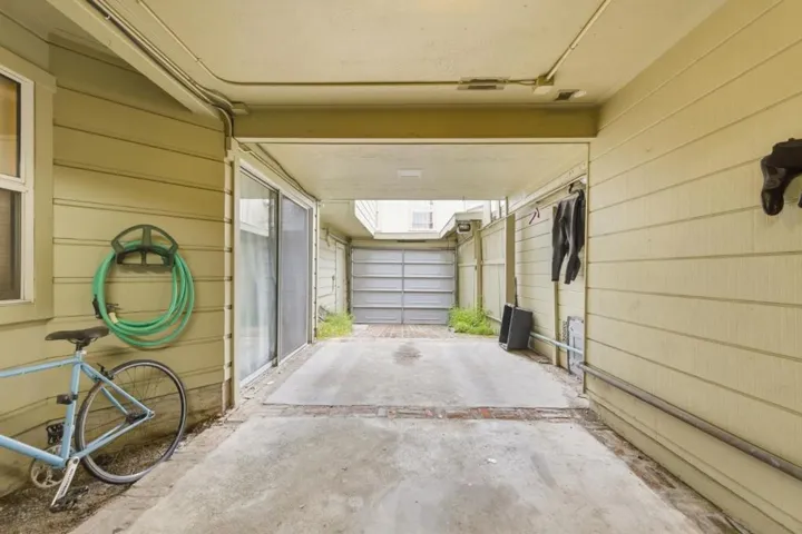 323327 San Jose Avenue, San Francisco, California 94110