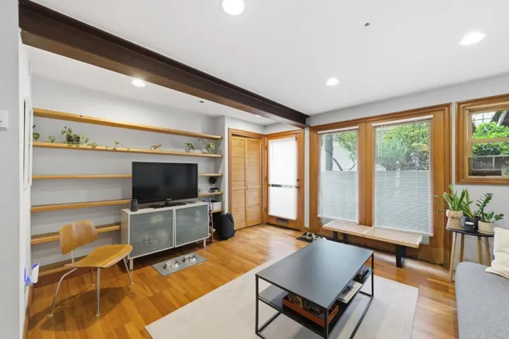 323327 San Jose Avenue, San Francisco, California 94110