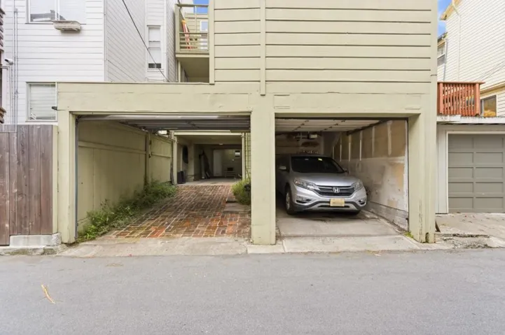 323327 San Jose Avenue, San Francisco, California 94110