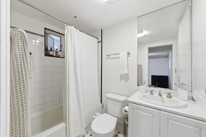 323327 San Jose Avenue, San Francisco, California 94110
