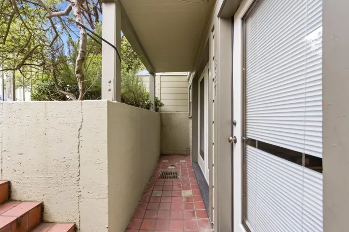 323327 San Jose Avenue, San Francisco, California 94110