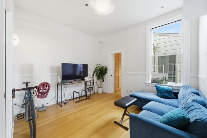 323327 San Jose Avenue, San Francisco, California 94110