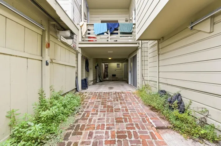 323327 San Jose Avenue, San Francisco, California 94110