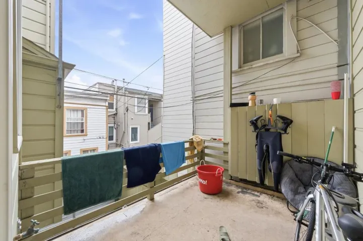 323327 San Jose Avenue, San Francisco, California 94110