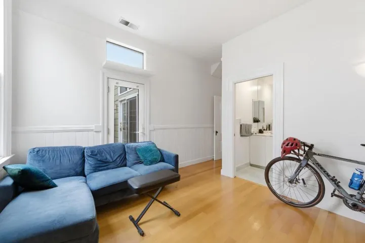 323327 San Jose Avenue, San Francisco, California 94110