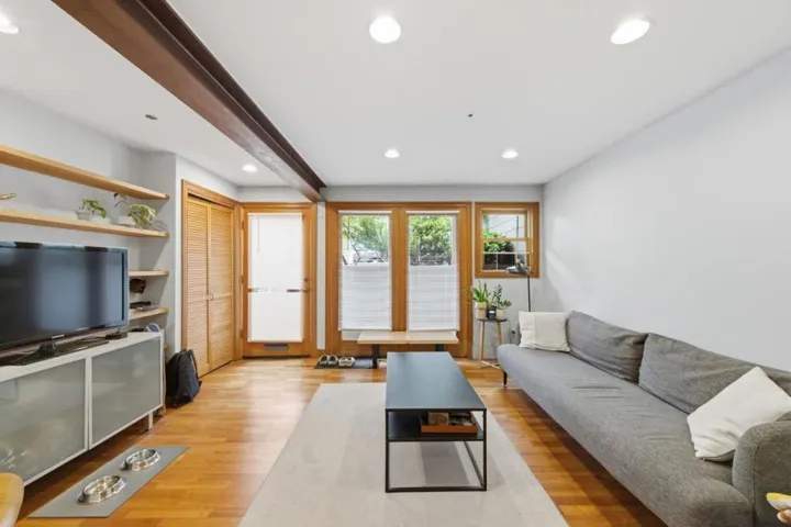 323327 San Jose Avenue, San Francisco, California 94110