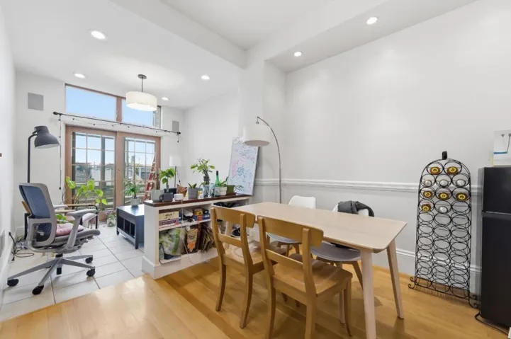 323327 San Jose Avenue, San Francisco, California 94110