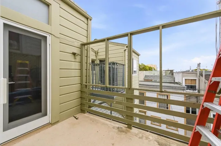 323327 San Jose Avenue, San Francisco, California 94110