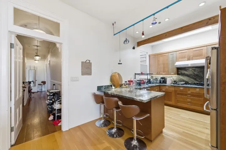 323327 San Jose Avenue, San Francisco, California 94110