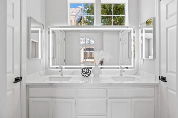 979 Pinto Palm Terrace 24, Sunnyvale, California 94087