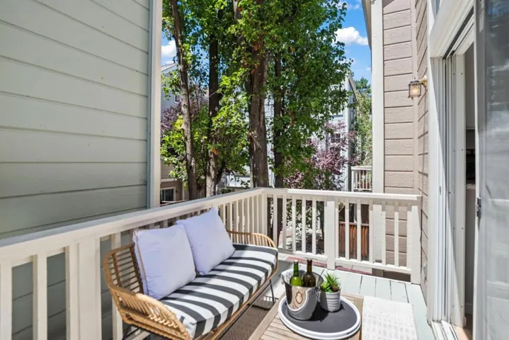 979 Pinto Palm Terrace 24, Sunnyvale, California 94087