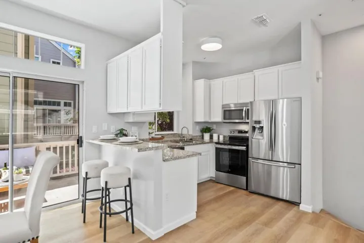 979 Pinto Palm Terrace 24, Sunnyvale, California 94087