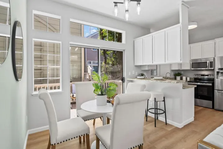 979 Pinto Palm Terrace 24, Sunnyvale, California 94087