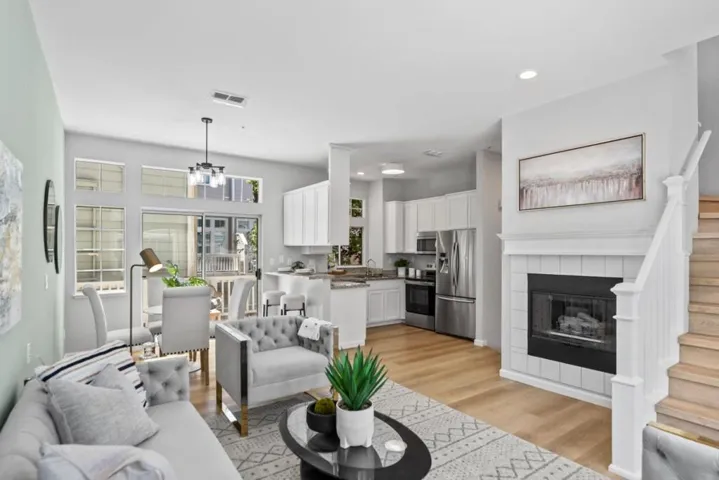 979 Pinto Palm Terrace 24, Sunnyvale, California 94087