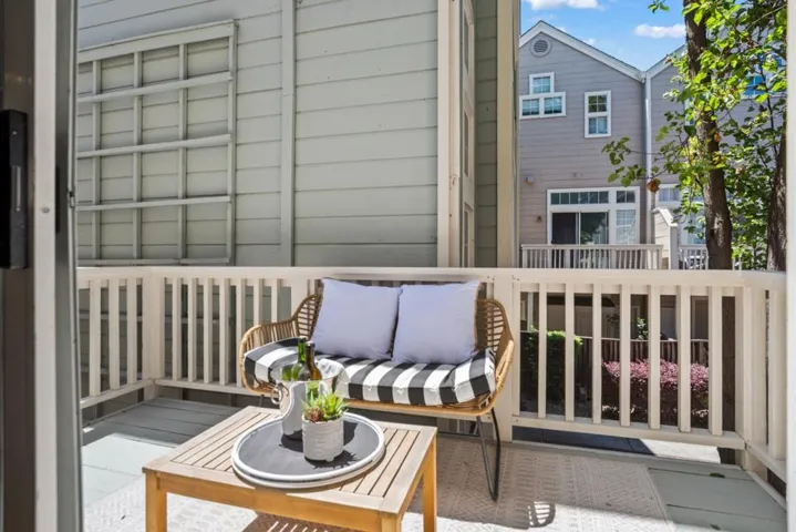 979 Pinto Palm Terrace 24, Sunnyvale, California 94087