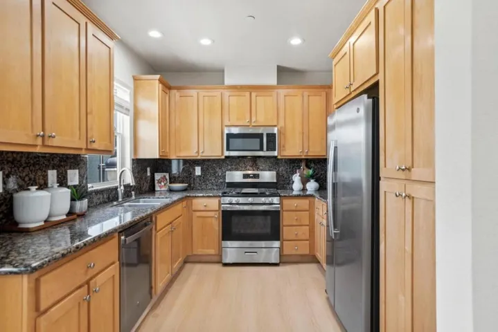 585 Amherst Terrace, Sunnyvale, California 94087