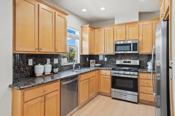 585 Amherst Terrace, Sunnyvale, California 94087