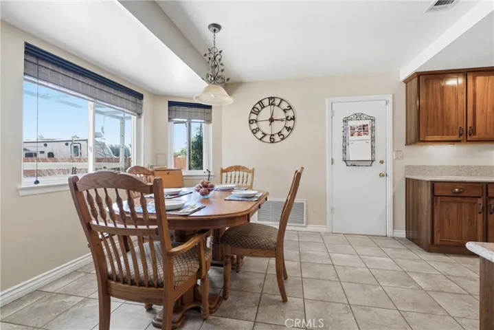 17164 Schollview, Lake Los Angeles, California 93591