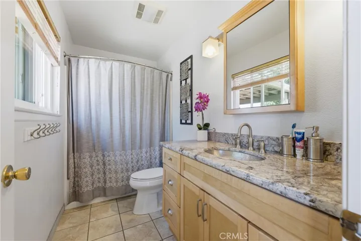 17164 Schollview, Lake Los Angeles, California 93591