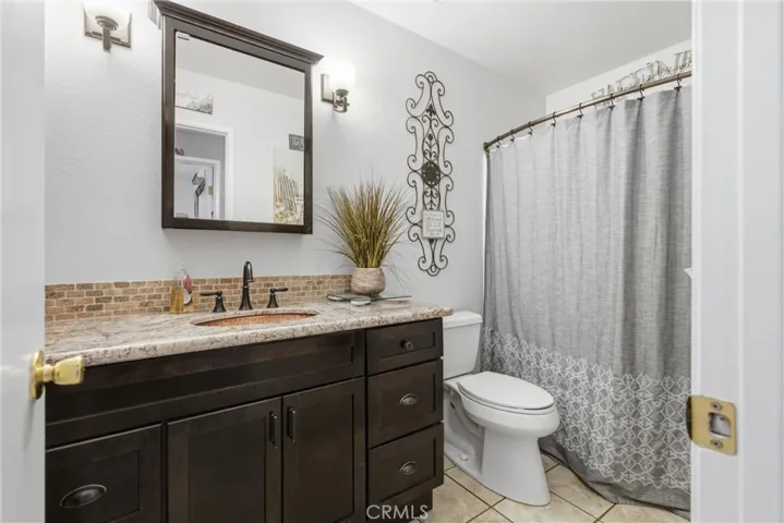 17164 Schollview, Lake Los Angeles, California 93591
