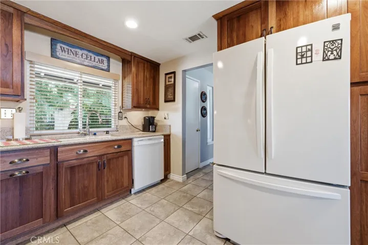 17164 Schollview, Lake Los Angeles, California 93591