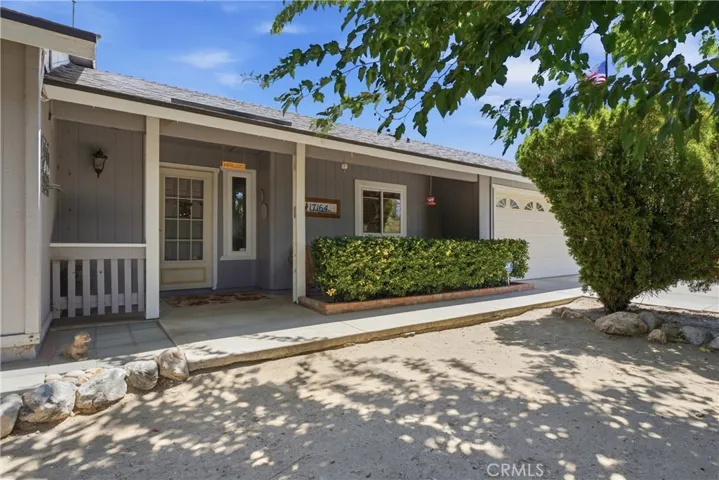 17164 Schollview, Lake Los Angeles, California 93591