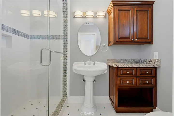1160 Sumner Place C, Santa Maria, California 93455