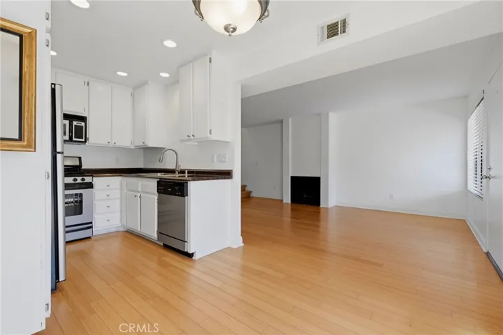 1160 Sumner Place C, Santa Maria, California 93455