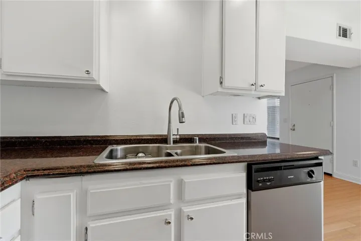 1160 Sumner Place C, Santa Maria, California 93455