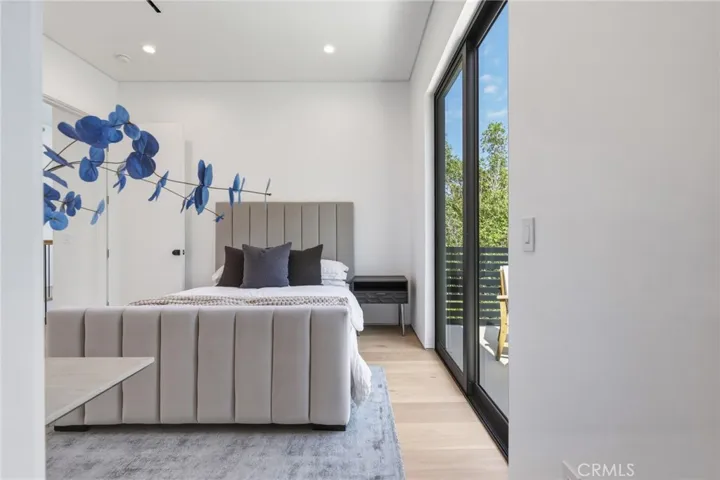 22816 Erwin, Woodland Hills, California 91367