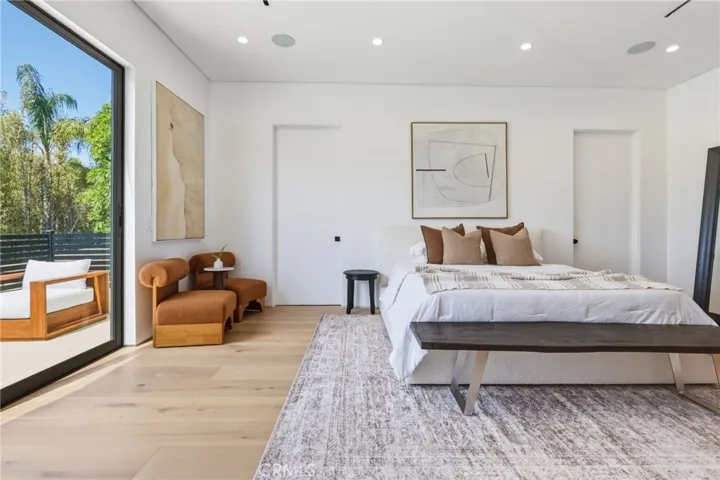 22816 Erwin, Woodland Hills, California 91367