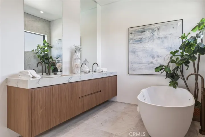 22816 Erwin, Woodland Hills, California 91367