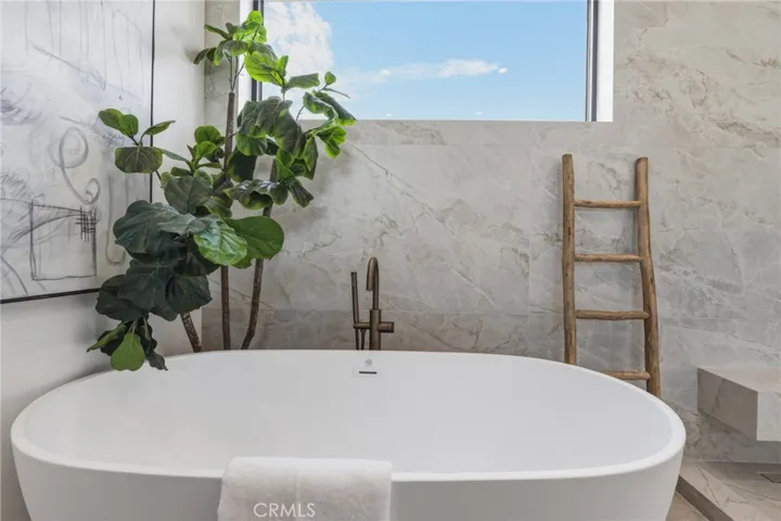 22816 Erwin, Woodland Hills, California 91367