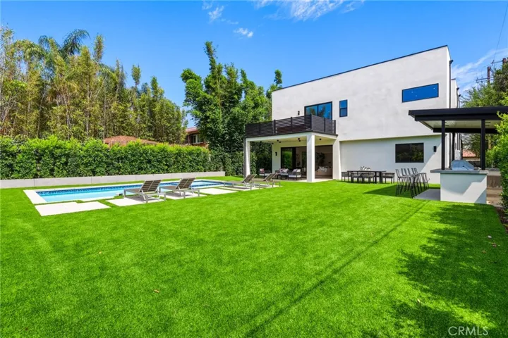 22816 Erwin, Woodland Hills, California 91367