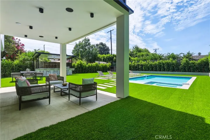 22816 Erwin, Woodland Hills, California 91367