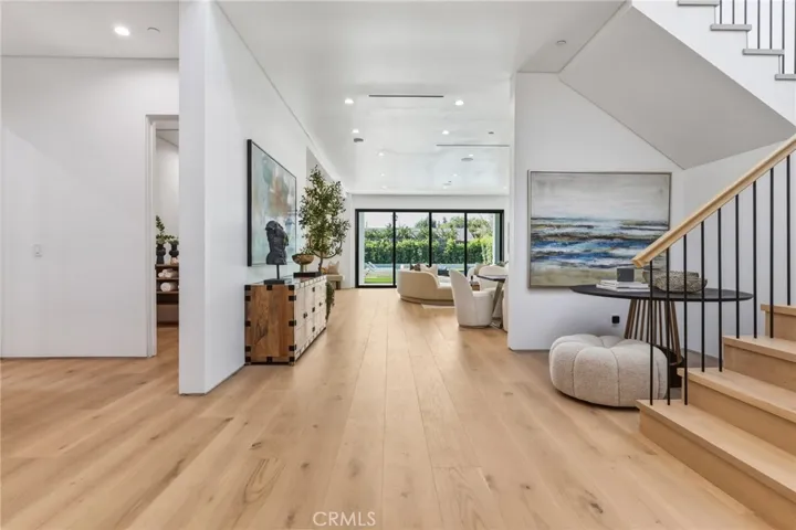 22816 Erwin, Woodland Hills, California 91367