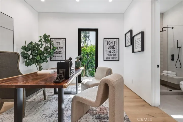 22816 Erwin, Woodland Hills, California 91367