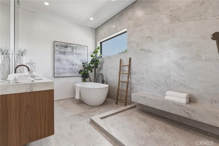 22816 Erwin, Woodland Hills, California 91367