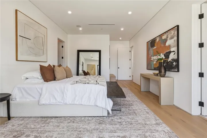 22816 Erwin, Woodland Hills, California 91367