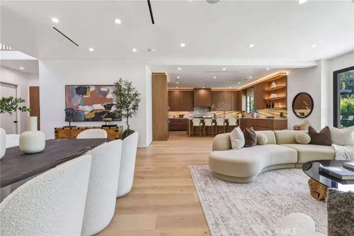 22816 Erwin, Woodland Hills, California 91367