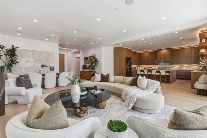 22816 Erwin, Woodland Hills, California 91367