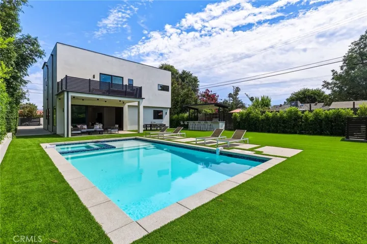 22816 Erwin, Woodland Hills, California 91367