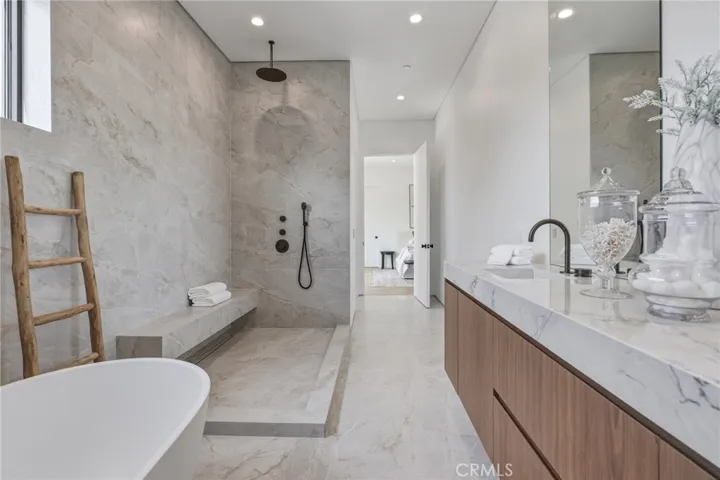 22816 Erwin, Woodland Hills, California 91367