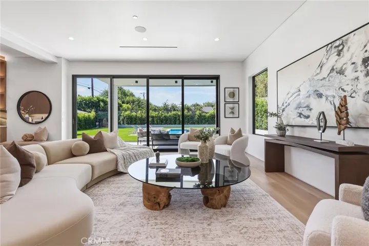 22816 Erwin, Woodland Hills, California 91367