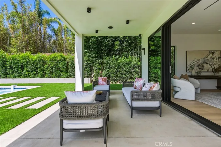22816 Erwin, Woodland Hills, California 91367