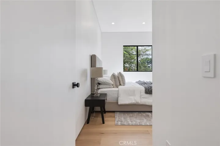 22816 Erwin, Woodland Hills, California 91367