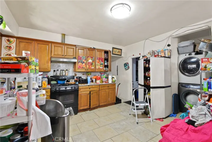 Front Unit: Kitchen