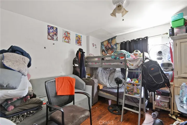 Front unit: Bedroom 2